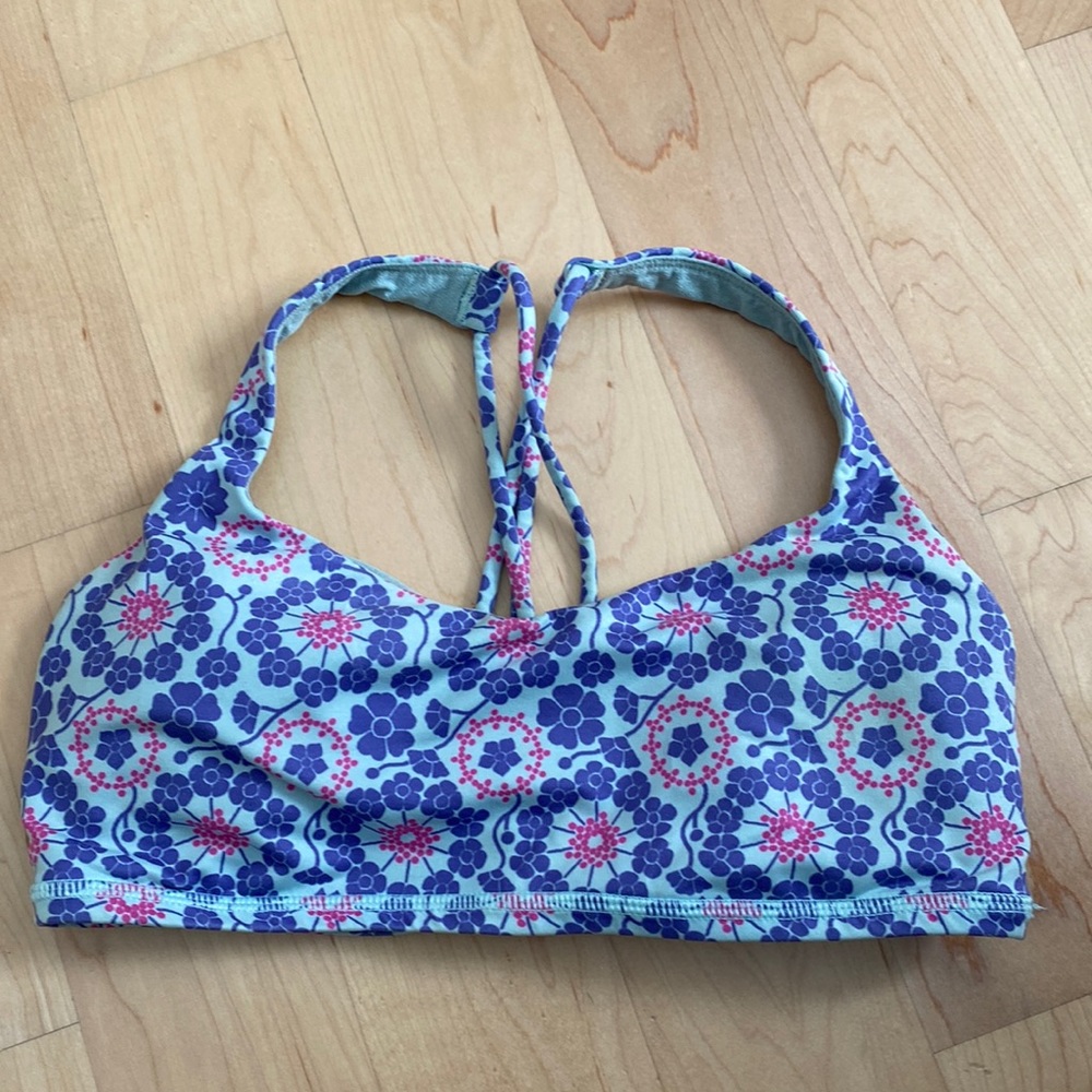 Lululemon Free to Be Bra